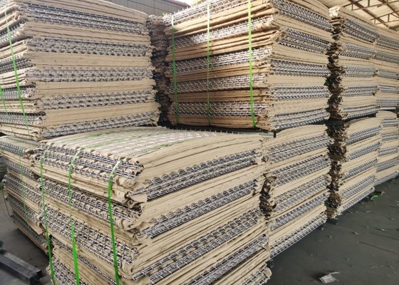 Odporne na zderzenia bariery gabionowe o wymiarach 1m x 2m, używane do fortyfikacji wojskowych